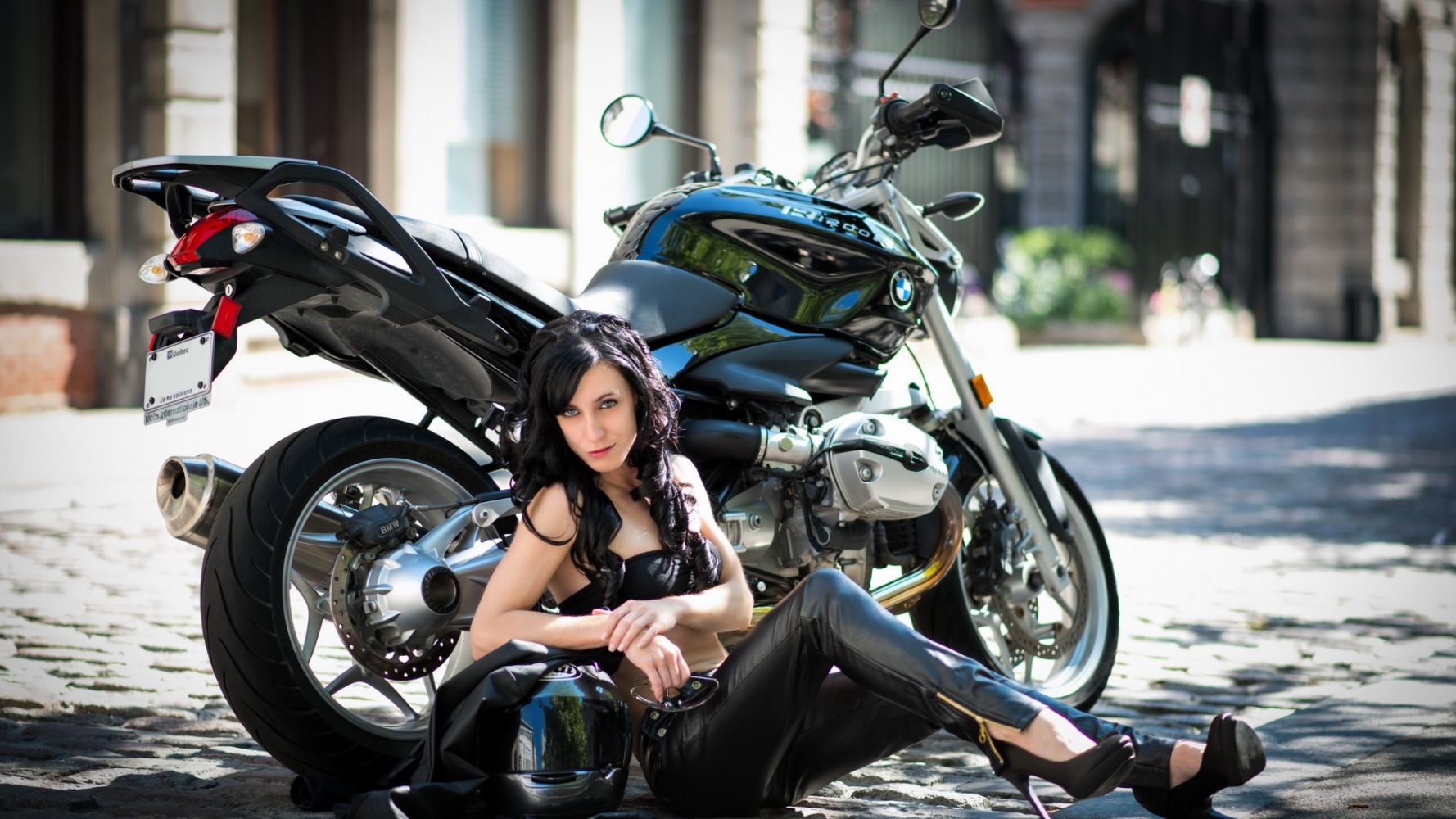 European women on bikes in Kiev