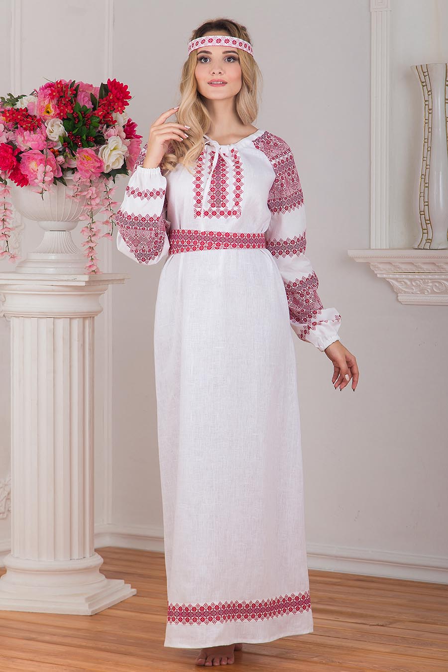 Women in Slavic costumes in Kiev