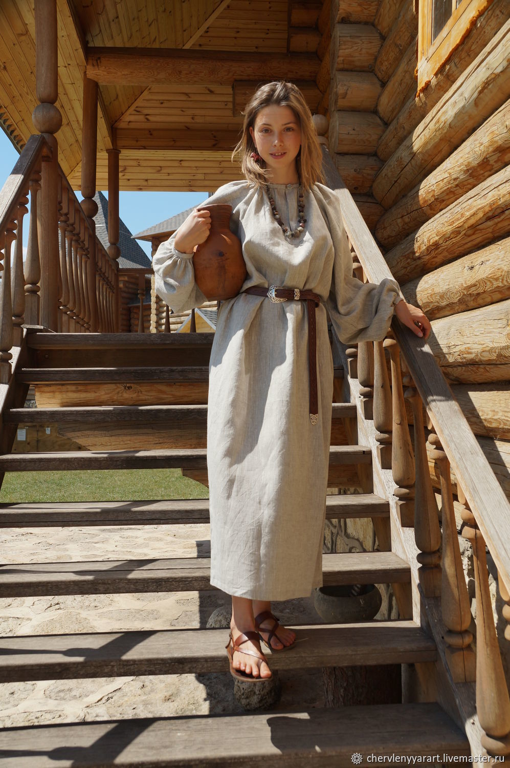 Girls in Slavic costumes in Kiev